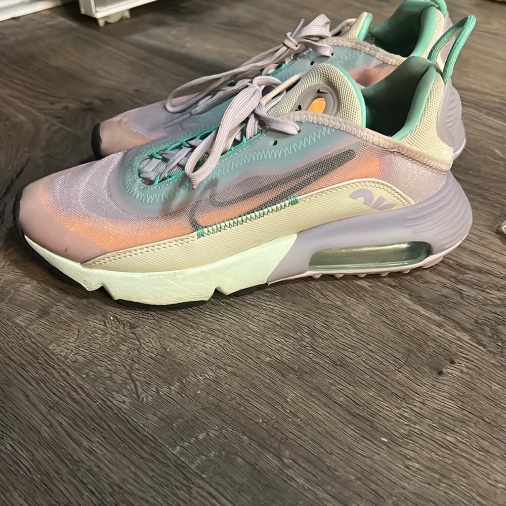 Nike 2090 size 7.5